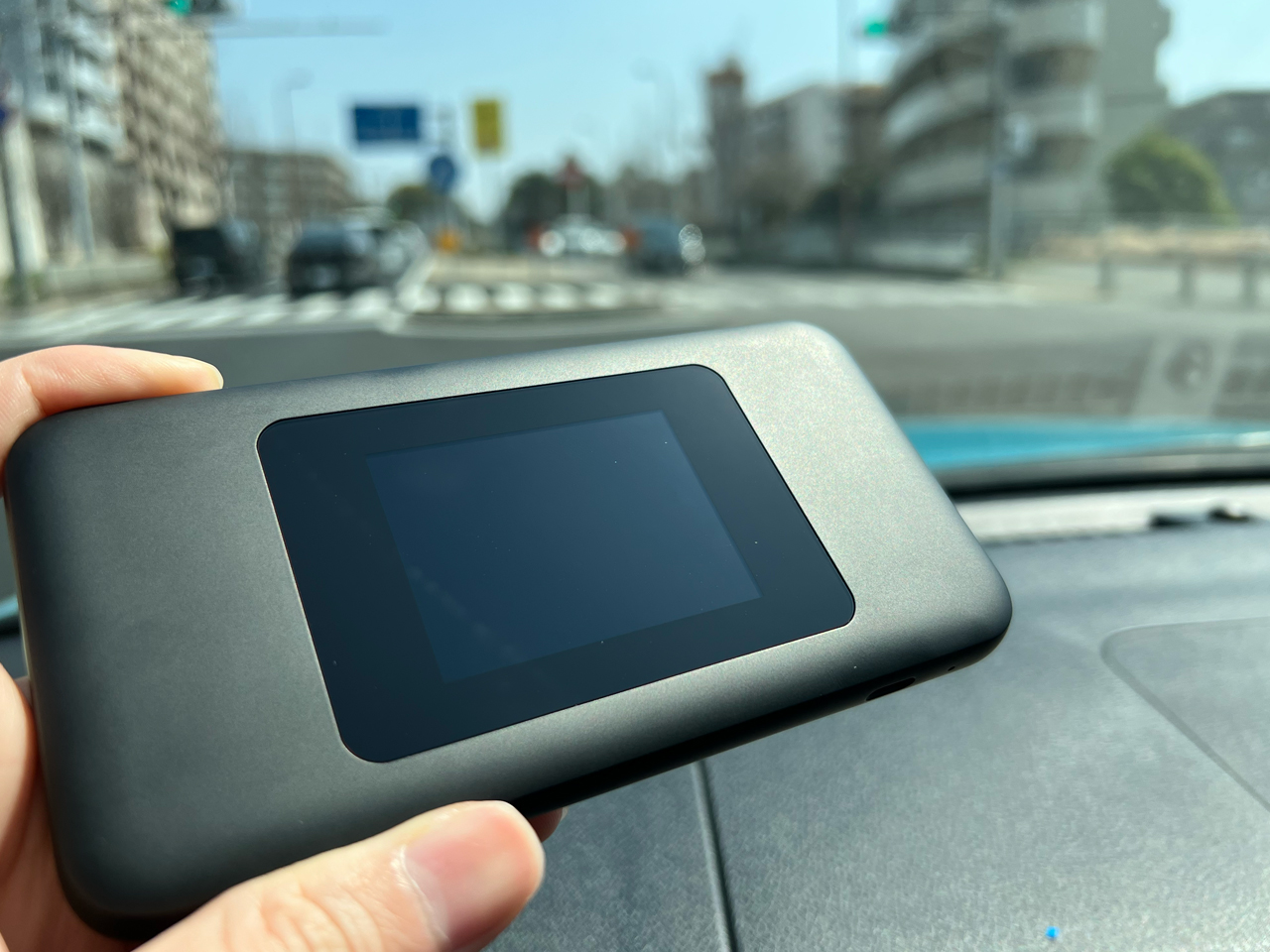 車内でのポケット型Wi-Fi使用